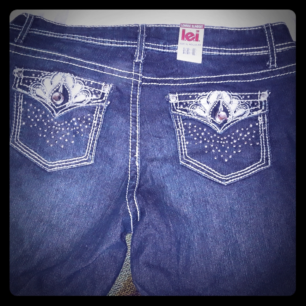 LEI Women's Blue Jeans with Embellished Pockets